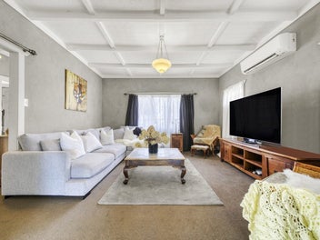 Rose Cottage: Your Private Waikato River Retreat