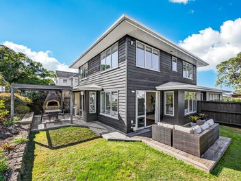 A private sanctuary with entertainer's edge