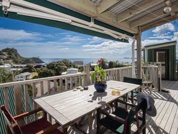 Stunning outlook - walk to the beach