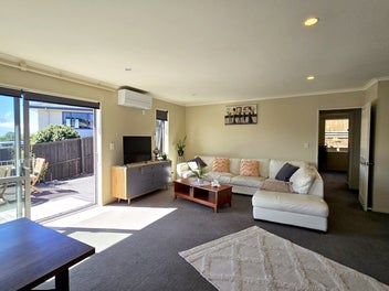 Sun-Soaked, North-Facing & Mountain Views