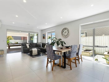 Luxurious Entertainer with Two Master Bedrooms!