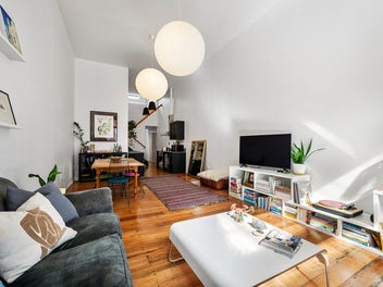 CHARACTER FILLED - CITY OASIS