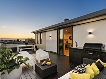 The Ultimate Lock-Up-and-Leave Entertainer