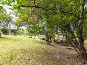 SPACE, SUN & POTENTIAL ON 1,438m²