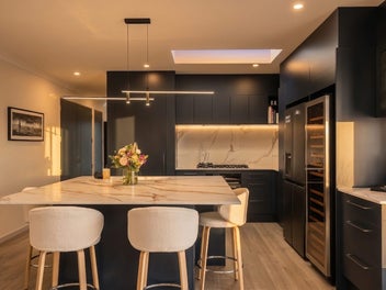 Lux Living In Lincoln