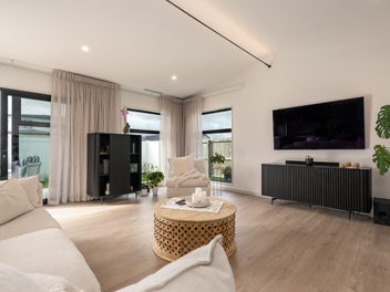 High Spec. Sharp Price.