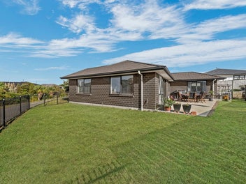 Sun-Filled Living, Elevated Outlook