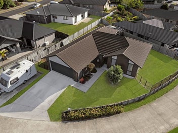 Sun-Filled Living, Elevated Outlook