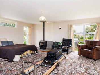 TEAM LEWIS - RELAXED LIFESTYLE