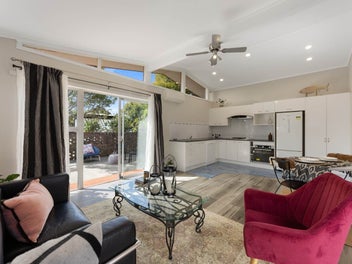 Brick & Tile, Iconic views in Epsom! No body corp.