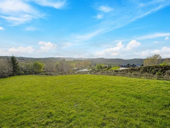 Blank Canvas with Breathtaking Views