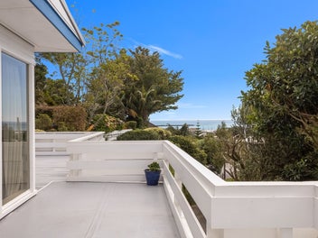 Views to Love, Room to Grow, Space to Work