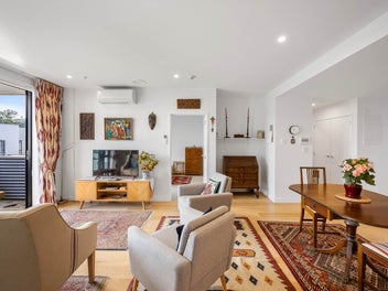Light and Easy Urban Living