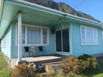 Image 1 of 18