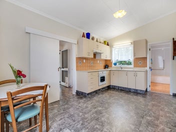 Opportunity Knocks in Waihi - Don't Miss Out!