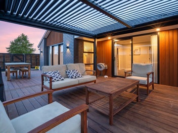 Contemporary, comfort on a grand scale