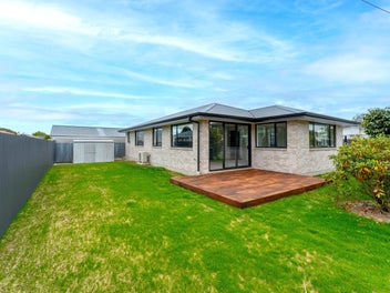 Stylish, Secure, Sun-Soaked Sanctuary