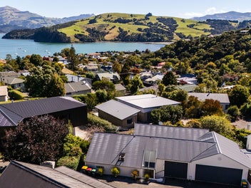 ** Open Easter Sat/Sun/Mon 12pm **