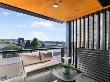 WARM COSY LIVING - ONEHUNGA MALL CLUB