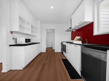 Newly Renovated; Freehold Title 436m2