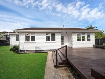 Freehold; 4 beddy + Extensive Deck; 436m2 Land