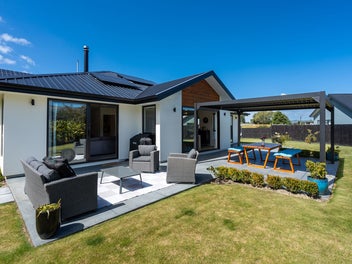 Refined family living