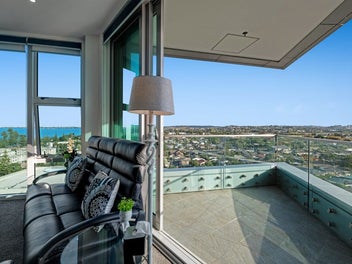 Renovated Oasis with Sunset Sea Views