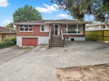 $950/w Income on 890m² MHU - Add Value or Develop