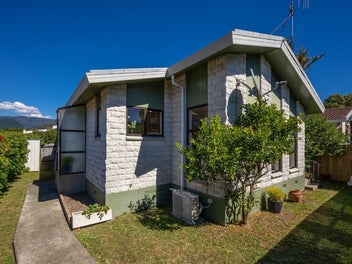 An Easy Step into the City Market