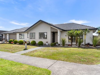 Executive Living. Triple Garage.