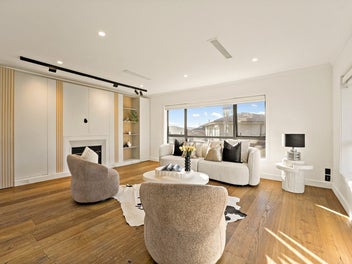Premium Opportunity in Macleans Zone
