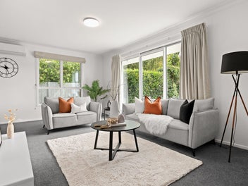 Hillcrest Living Done Right - Double Glazed