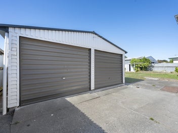 4 bedrooms + double garage