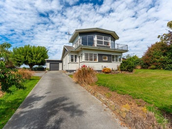 A character beauty with personality!