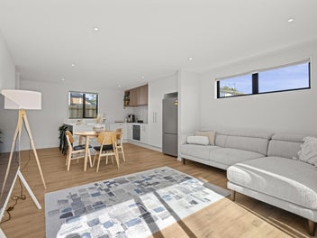 St Albans Stunner - CGHS & CBHS Zones!