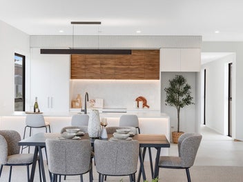 Single level, spacious and stylish