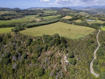 Exceptional Coastal Landholding