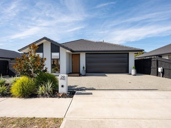 Standout from the Crowd!