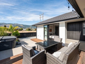 Easy Care Entertainer on Eton!