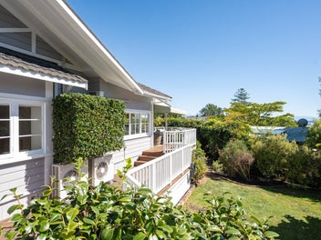 Richmond’s One-of-a-Kind Villa – Fall in Love!