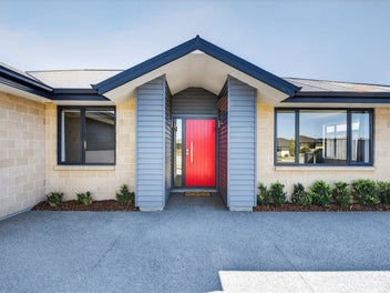 Vacant and ready - Move in today!