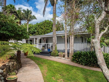 Classic Bungalow Charm in a Rural Kamo Setting