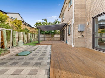 Brick & Tile Family Home in a Quiet Cul-de-Sac