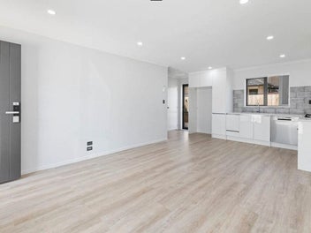 Central & Tidy First Home!