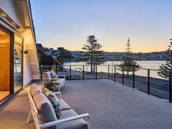 Freehold, Waterfront on Oriental Parade