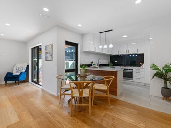 Vendors Already Moved Out - Sale Required