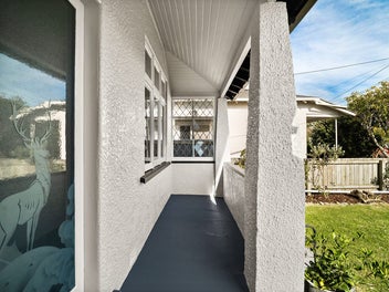 Immaculate, Level Living in a Sought-After Locatio