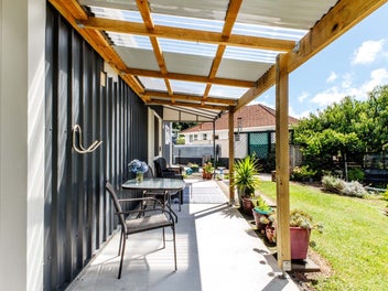 Mega Garage, Prime Kawerau Position