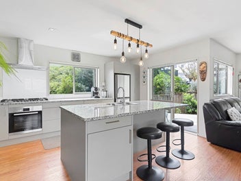 Weatherboard Home in Double Westlake Zone