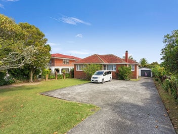 Glendene Gold – 647m² Do-Up Opportunity + THAB